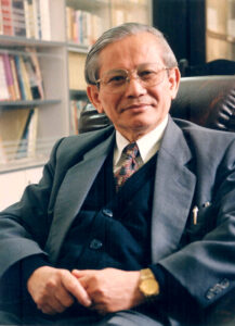 GS.NGND Phan Huy Lê