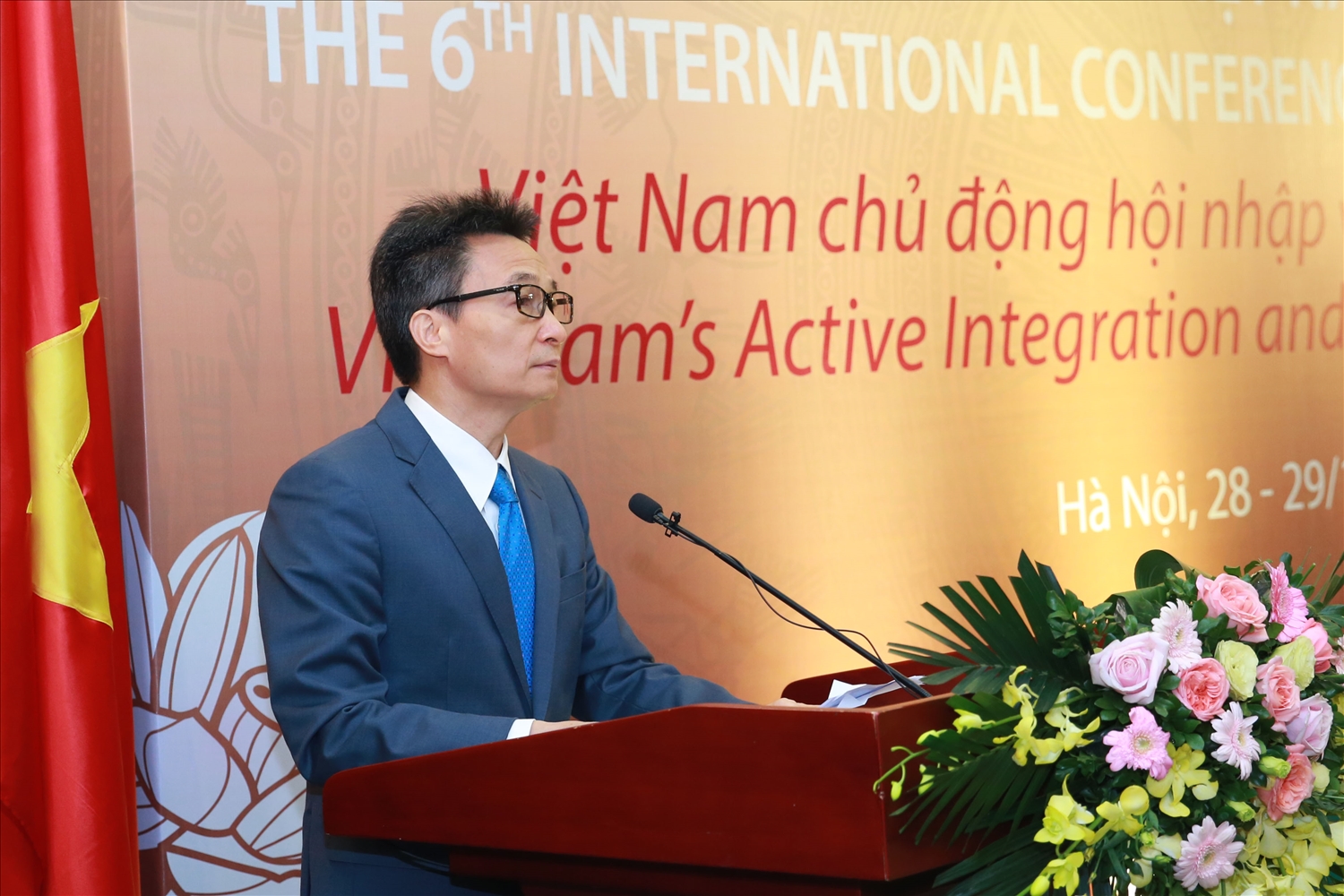 Phó Thủ tướng Vũ Đức Đam: Việt Nam học cần quan tâm nhiều hơn đến các vấn đề xã hội, đặc biệt trong bối cảnh dịch bệnh và hậu dịch bệnh, không gian mạng và các yếu tố an ninh phi truyền thống ngày càng hiện hữu. Ảnh: VGP/Đình Nam Phó Thủ tướng Vũ Đức Đam: Việt Nam học cần quan tâm nhiều hơn đến các vấn đề xã hội, đặc biệt trong bối cảnh dịch bệnh và hậu dịch bệnh, không gian mạng và các yếu tố an ninh phi truyền thống ngày càng hiện hữu. Ảnh: VGP/Đình Nam