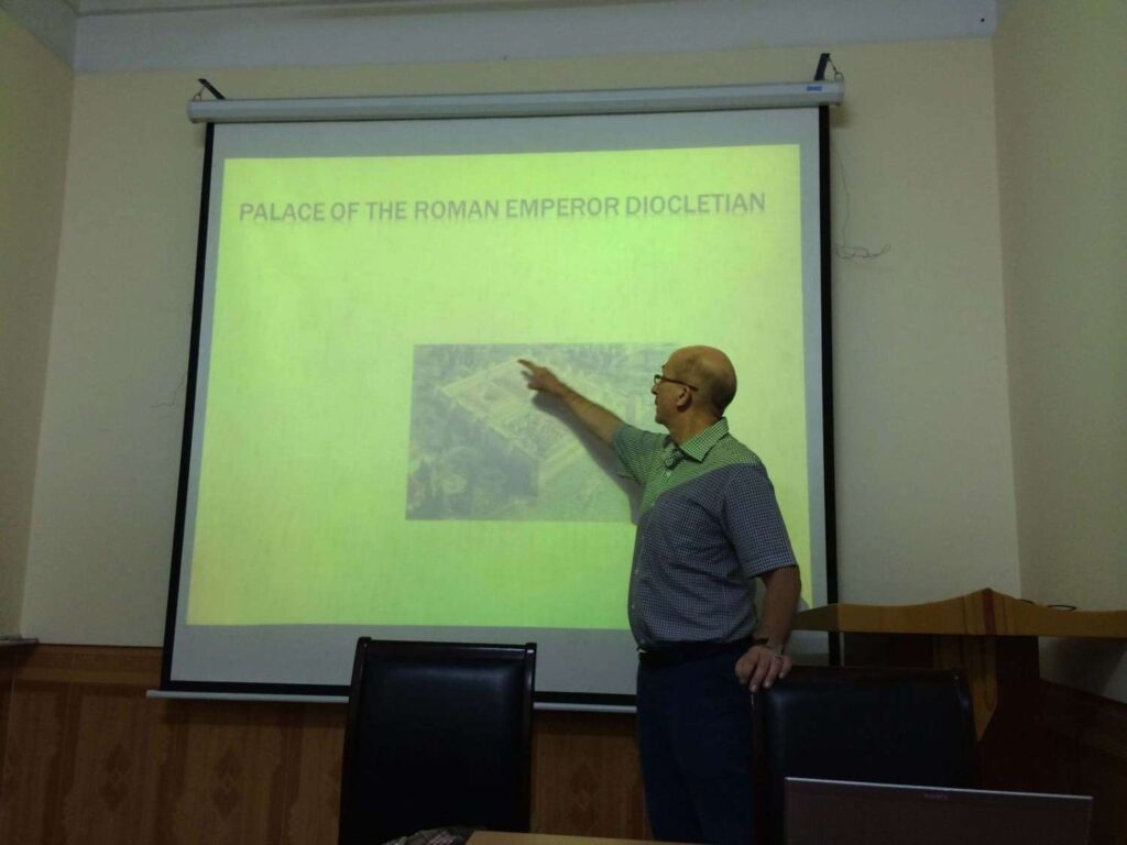 TỌA ĐÀM KHOA HỌC “DEVELOPMENT AND STRUCTURE OF URBAN SPACE IN EUROPE” (SỰ PHÁT TRIỂN VÀ CẤU TRÚC KHÔNG GIAN ĐÔ THỊ Ở CHÂU ÂU