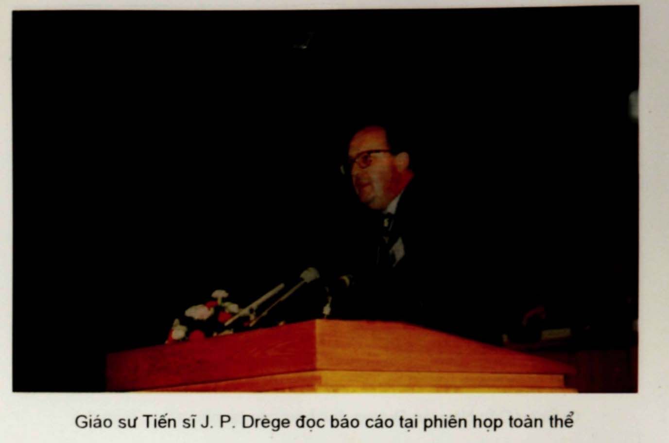 Tư liệu quý từ Hội thảo Quốc tế Việt Nam học lần thứ nhất (1998)