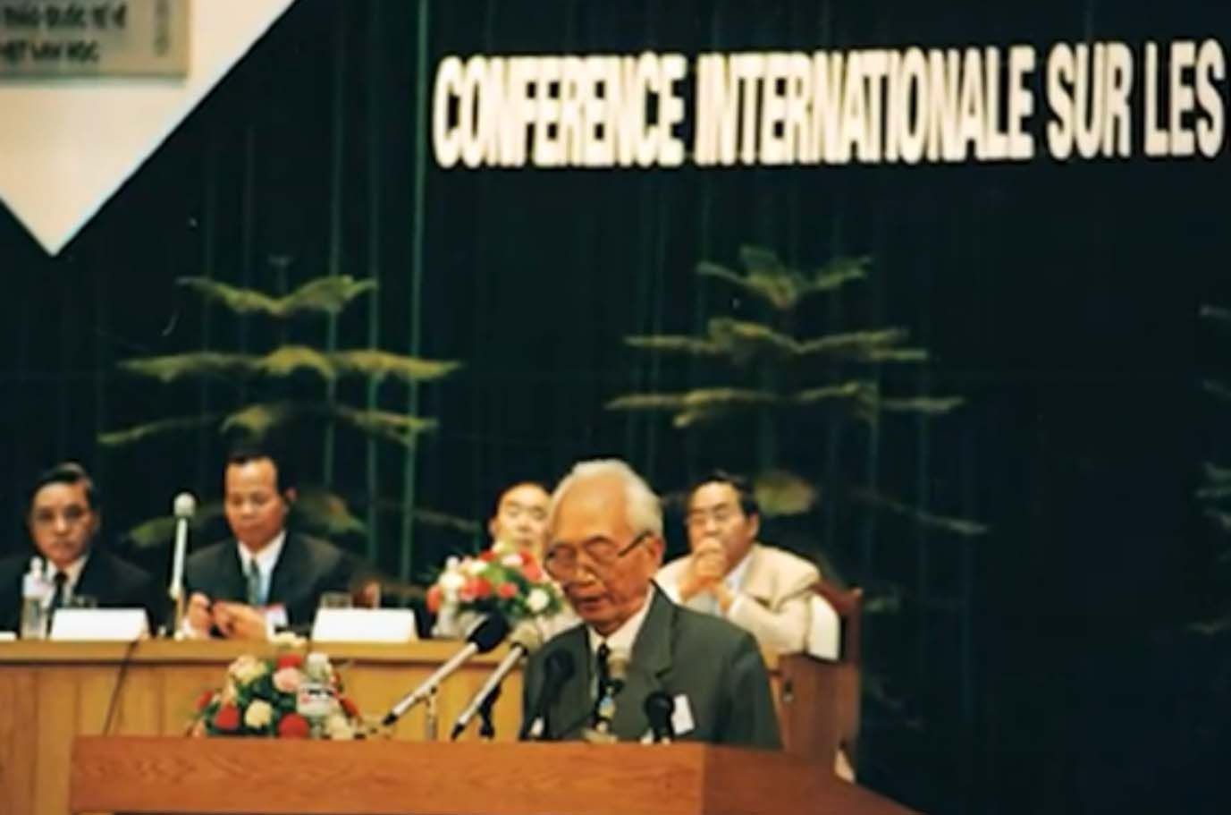 Tư liệu quý từ Hội thảo Quốc tế Việt Nam học lần thứ nhất (1998)