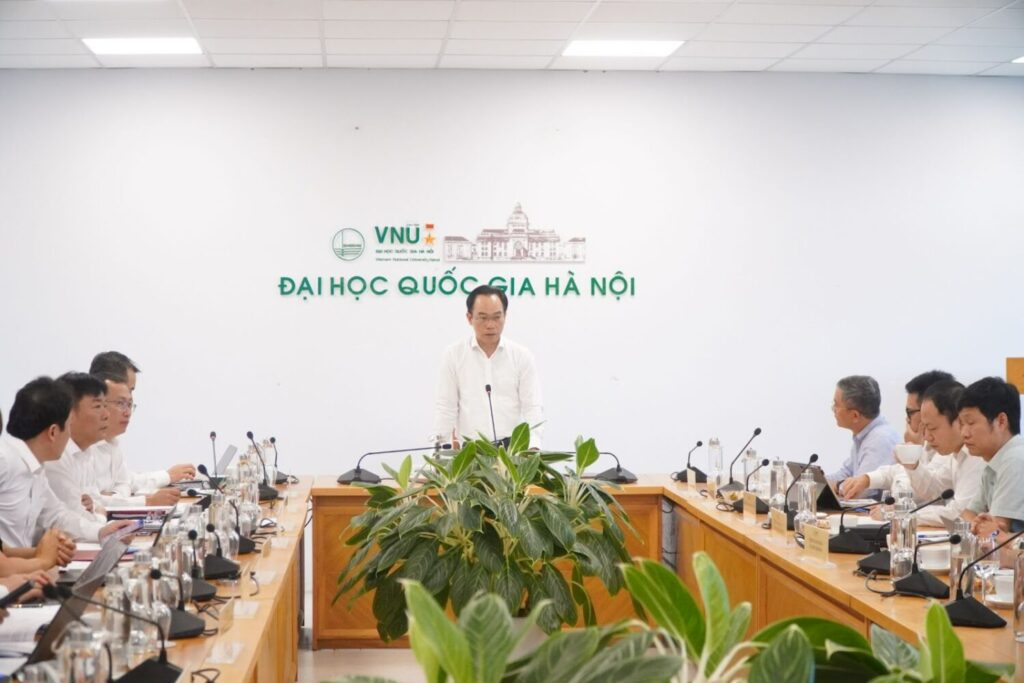 Giám đốc và Phó Giám đốc ĐHQGHN làm việc với thường trực ban tổ chức Hội thảo quốc tế Việt Nam học lần thứ 7