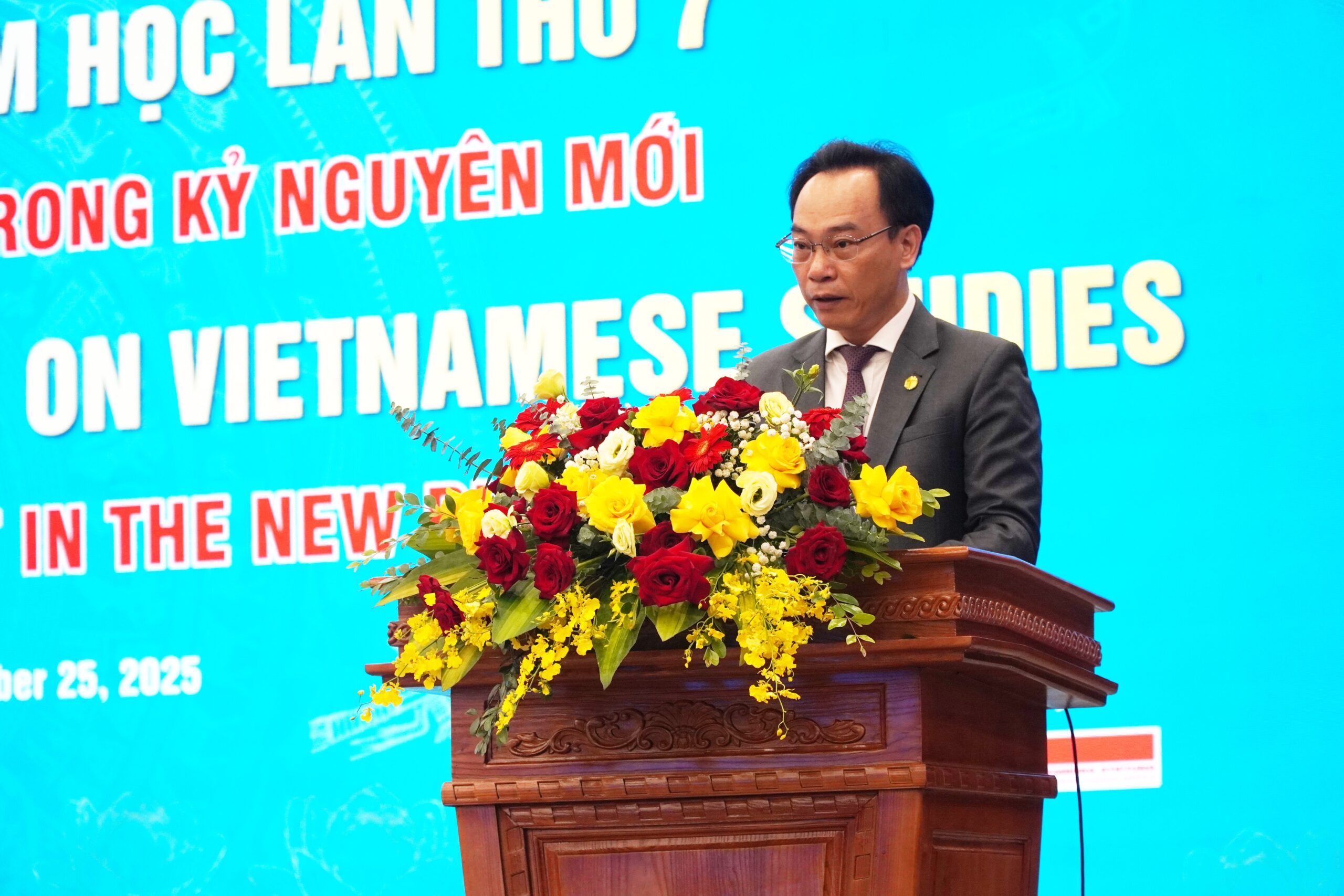 Phó Thủ tướng Lê Thành Long tham dự Hội thảo Quốc tế Việt Nam học lần thứ 7